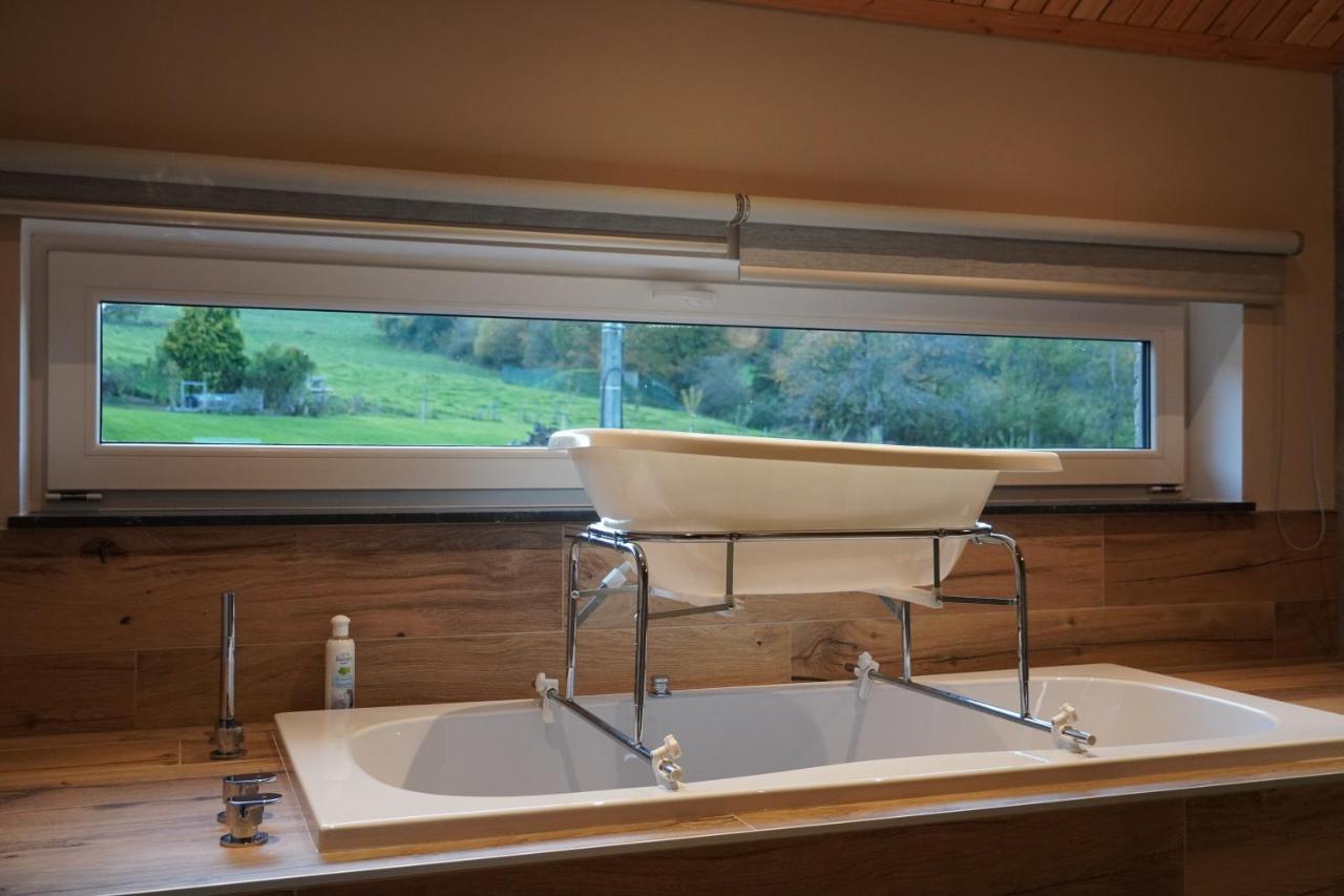 Lierneux "Petite Perle En Haute Ardenne" Avec Vue Sur La Vallee, Cabine Infra-Rouge Et Bain Balneo מראה חיצוני תמונה