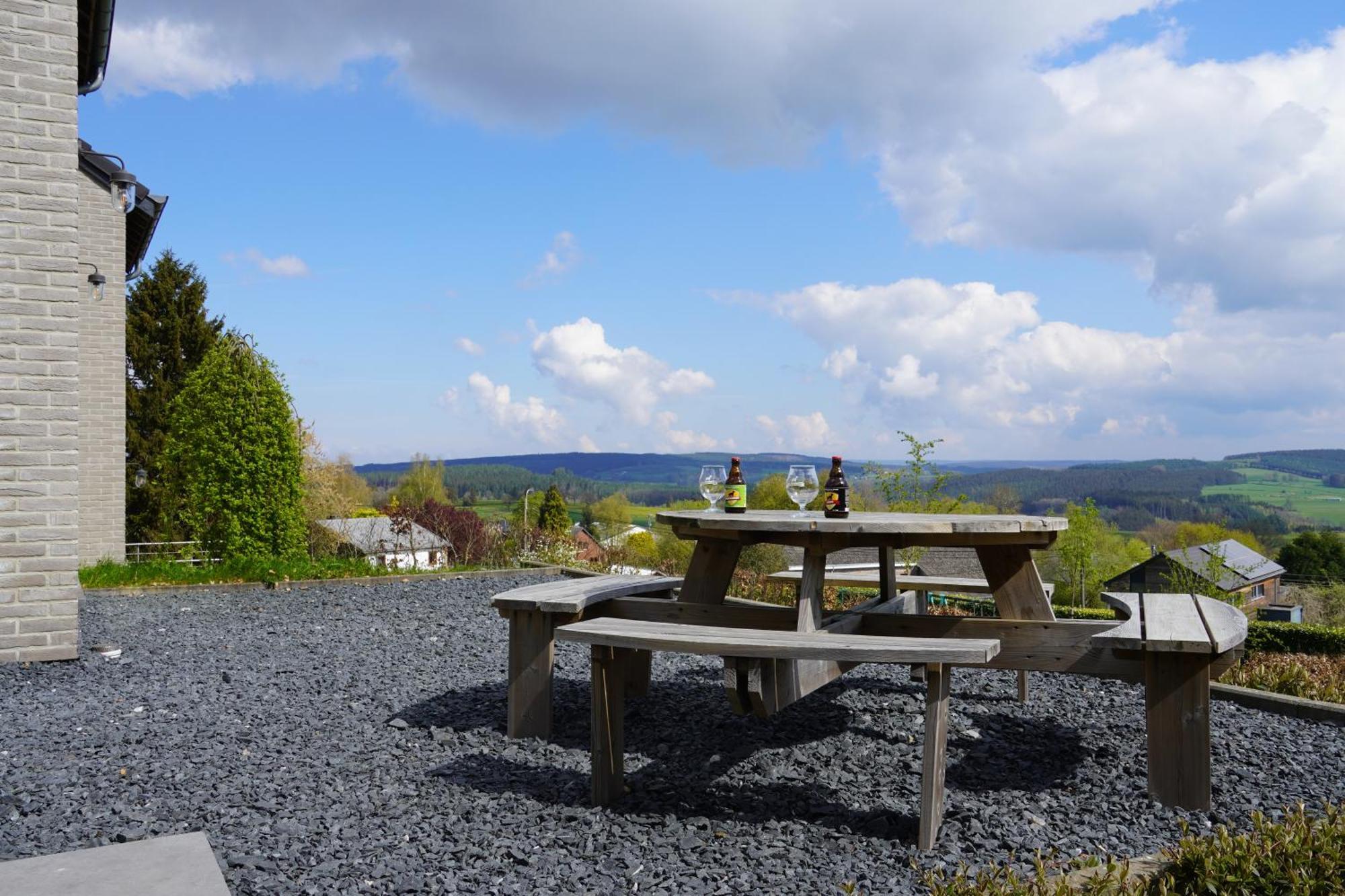 Lierneux "Petite Perle En Haute Ardenne" Avec Vue Sur La Vallee, Cabine Infra-Rouge Et Bain Balneo מראה חיצוני תמונה